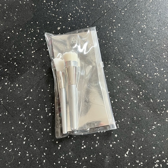 COSMEDIX | Skincare Brush Set - Picture 2 of 5